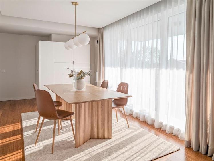 Apartament cu 4 camere decomandat, mobilat în Pipera