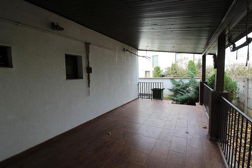 Casă individuală cu 6 camere cu Garaj în Băneasa