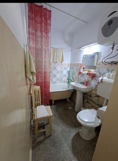 Apartament cu 2 camere nedecomandat în Ferentari