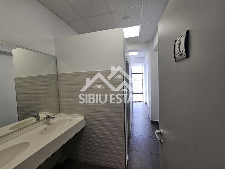 Birou, de 580 mp, în Central