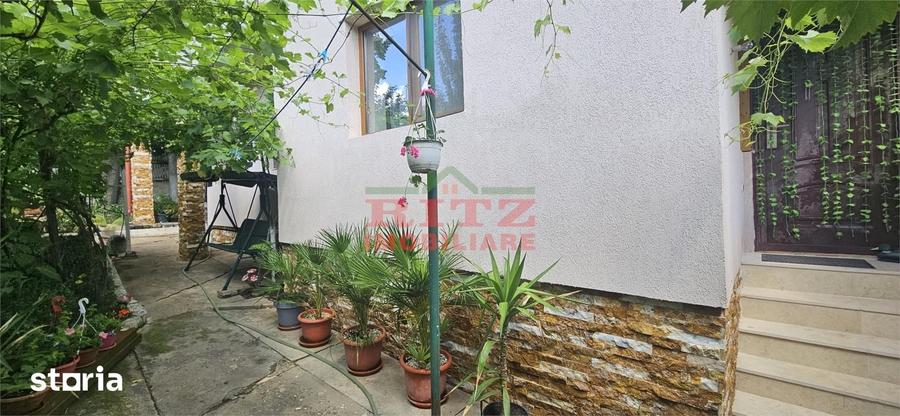 Casă cu 4 camere cu Teren 2300 Mp în Central