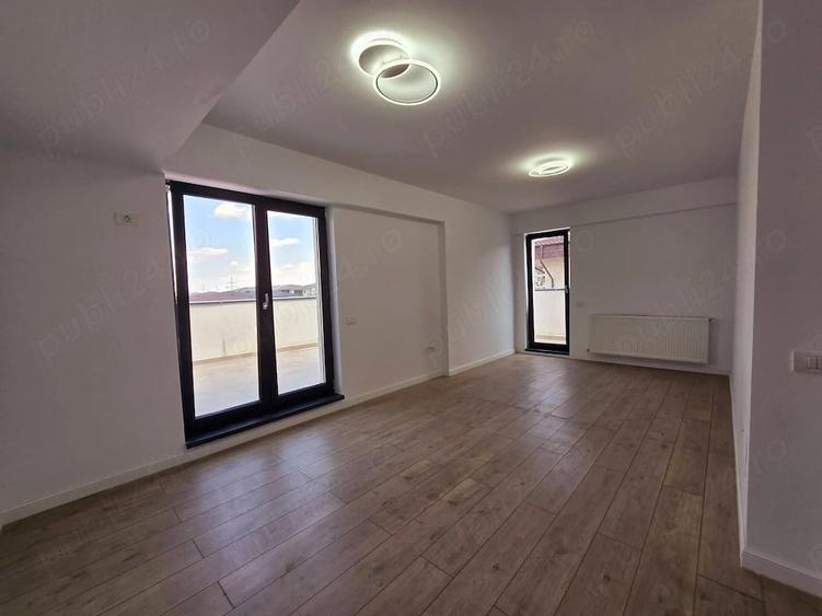 Apartament cu 4 camere decomandat în Dobroești