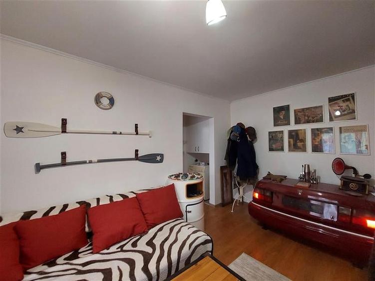 Apartament cu 2 camere semidecomandat, mobilat în Micălaca