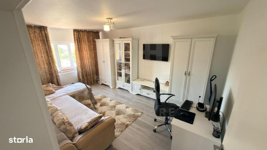 Apartament cu 2 camere decomandat în Craiovița Nouă
