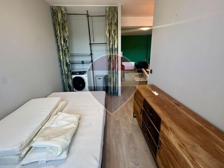 Apartament cu 2 camere semidecomandat în Mărăști