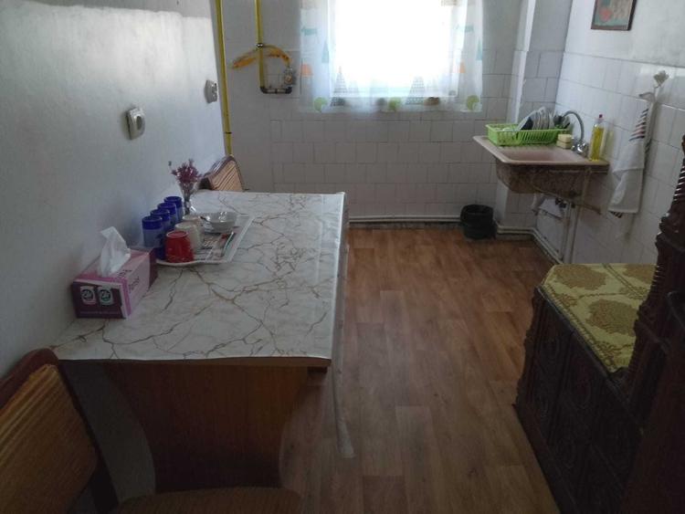 Apartament cu 2 camere decomandat în Curtișoara