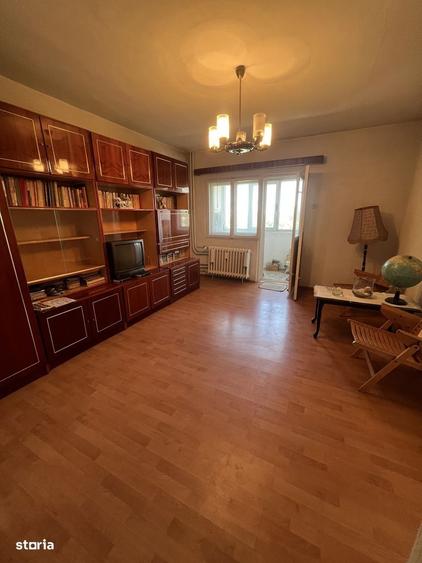 Apartament cu 2 camere decomandat în Calea București