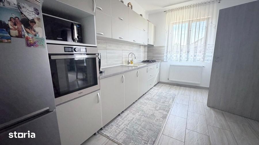 Casă cu 3 camere cu Teren 430 Mp în Domnești