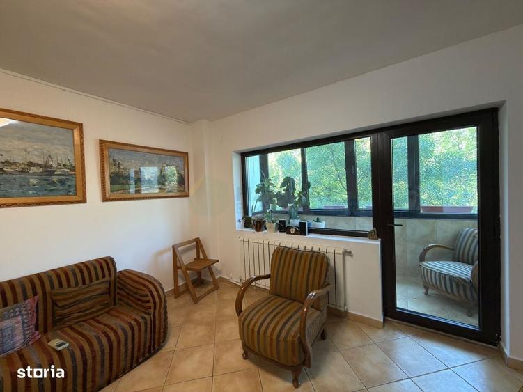 Apartament cu 4 camere decomandat în Aviației