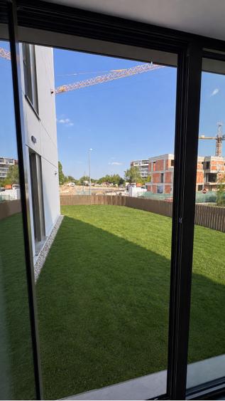 Apartament cu 3 camere decomandat, mobilat în Băneasa