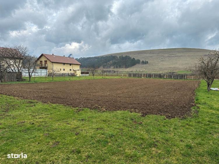 Teren de 2577 mp, în Gilău