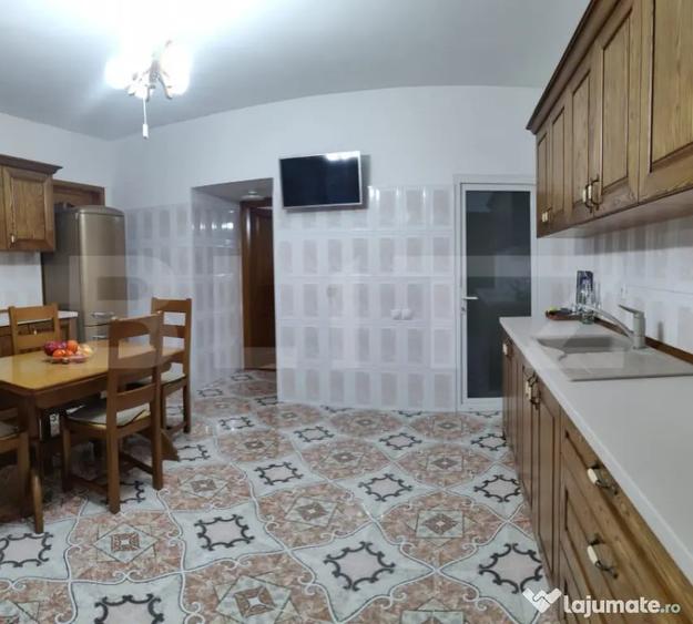 Casă cu 6 camere cu Teren 1178 Mp în Cetate