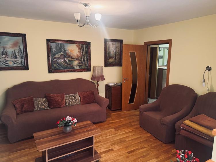 Apartament cu 3 camere decomandat în Șagului