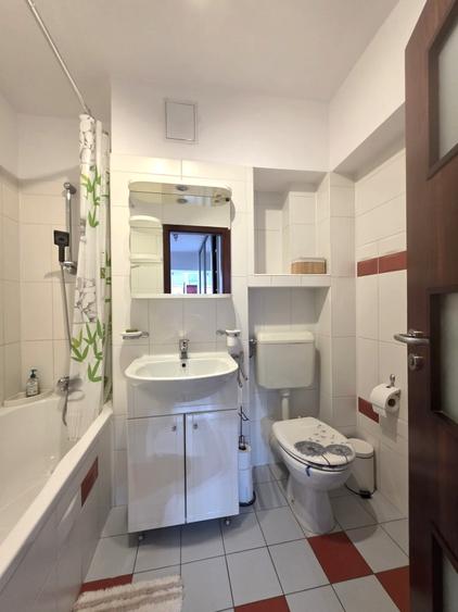 Apartament cu 3 camere decomandat în Titulescu