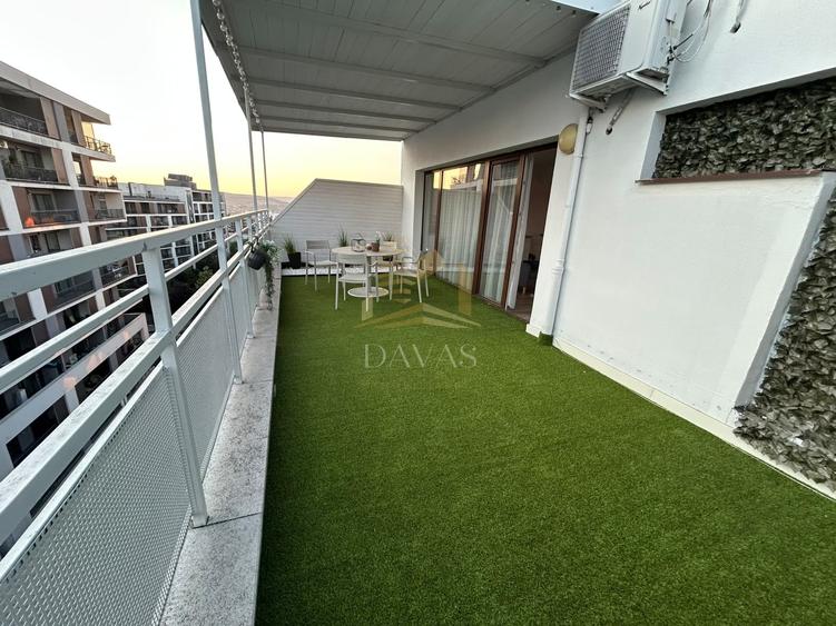 Penthouse cu 4 camere semidecomandat, mobilat în Bună Ziua
