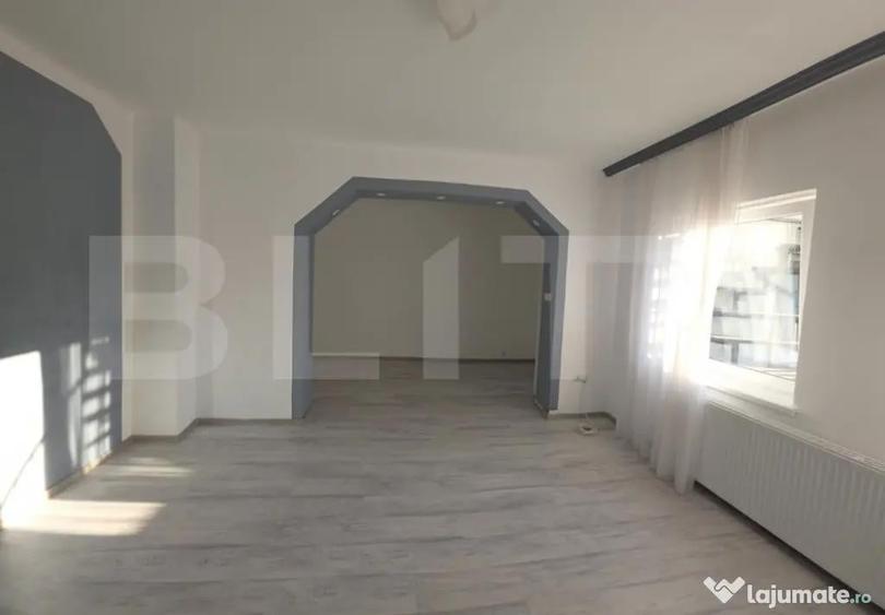 Casă cu 4 camere cu Teren 350 Mp în Central