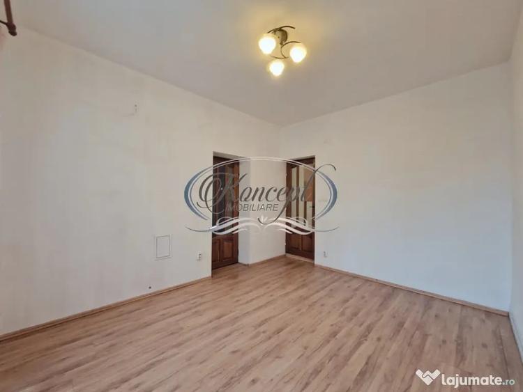 Apartament cu 3 camere semidecomandat, mobilat în Central