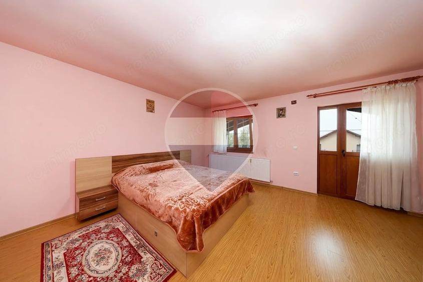 Casă cu Teren 2389 Mp în Sânpetru