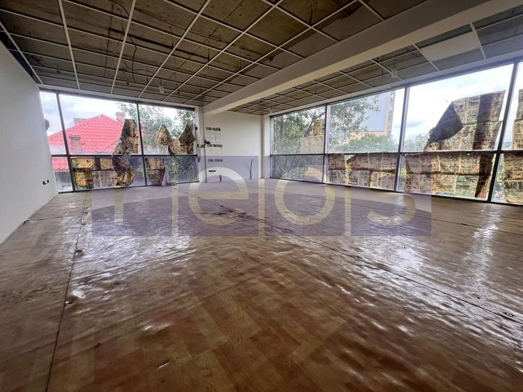 Spațiu comercial, de 585 mp, în Baba Novac