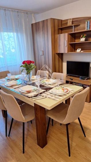 Apartament cu 4 camere decomandat, mobilat în Complex Studențesc
