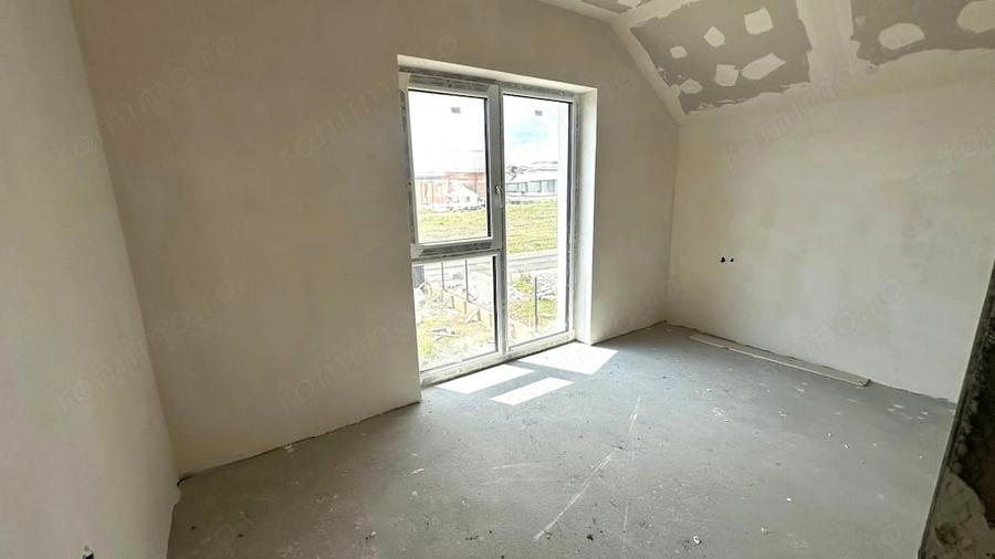 Casă cu 5 camere cu Teren 440 Mp în Șura Mică