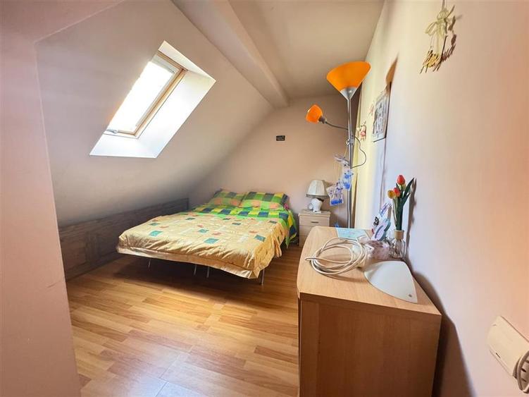 Apartament cu 3 camere decomandat, mobilat în Vasile Aaron