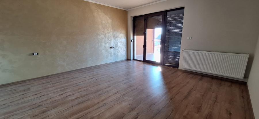 Duplex cu 5 camere cu Canalizare în Giarmata
