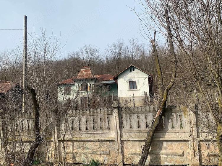 Se vinde casa din caramida, locuibila, in comuna Meline?ti, Dolj. Suprafa?a teren: 1700 mp intravil - 2