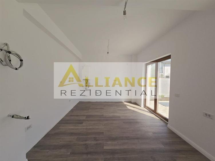 Casă cu 5 camere cu Canalizare în Berceni