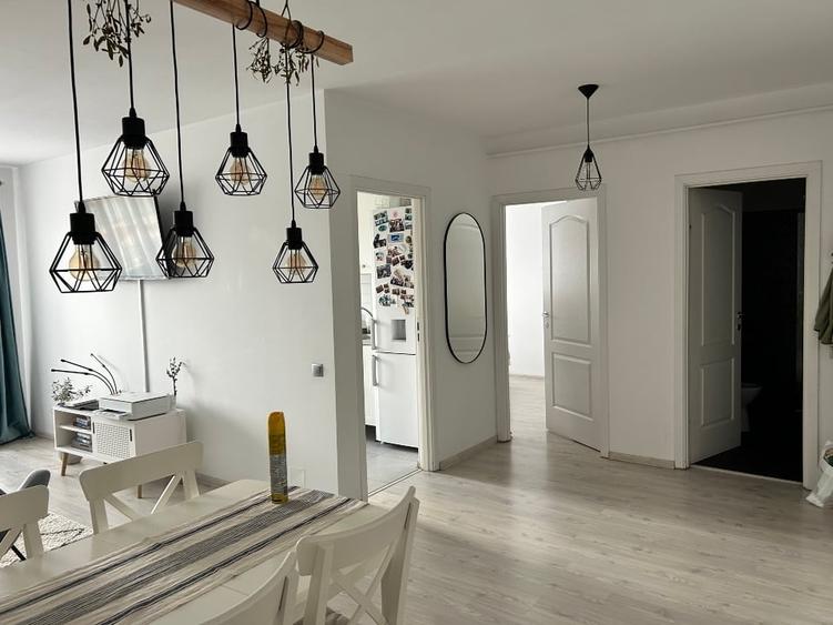 Apartament cu 2 camere semidecomandat, mobilat în Dâmbul Rotund