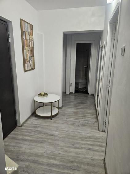 Apartament cu 3 camere în Micro 3