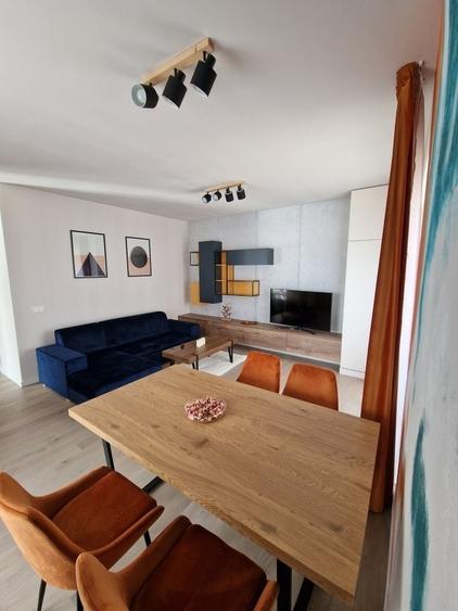Apartament cu 3 camere decomandat în Central