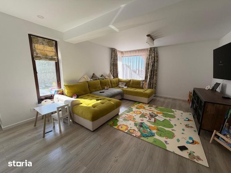 Casă cu 4 camere cu Teren 951 Mp în Odăi