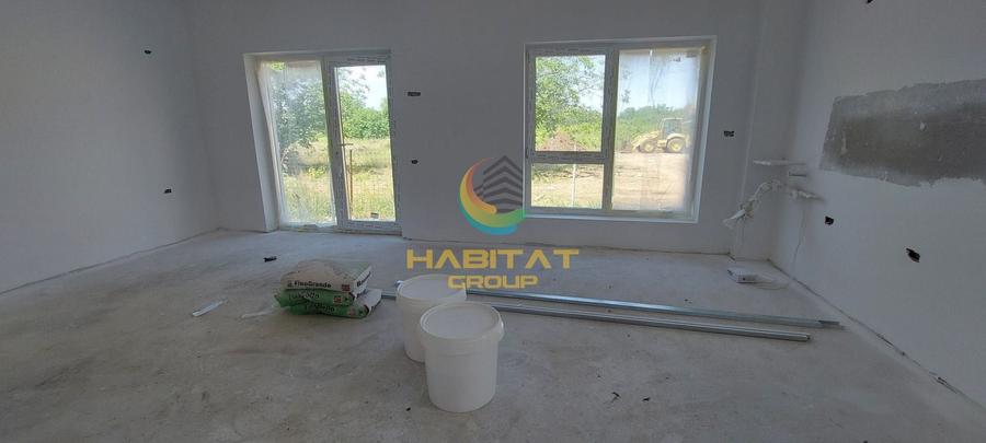 Duplex cu 6 camere cu Canalizare în Nord-Est