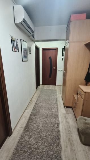 Apartament cu 3 camere decomandat în Exterior Vest