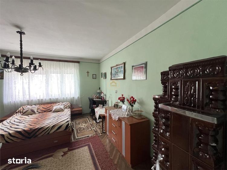 Casă cu 4 camere cu Teren 1656 Mp în Livada