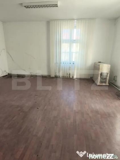 Spațiu comercial, de 1,883 mp, în Central