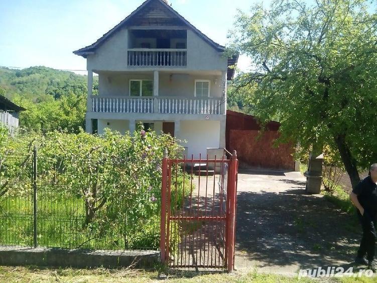 Casă cu 4 camere cu Teren 1000 Mp în Vulcan