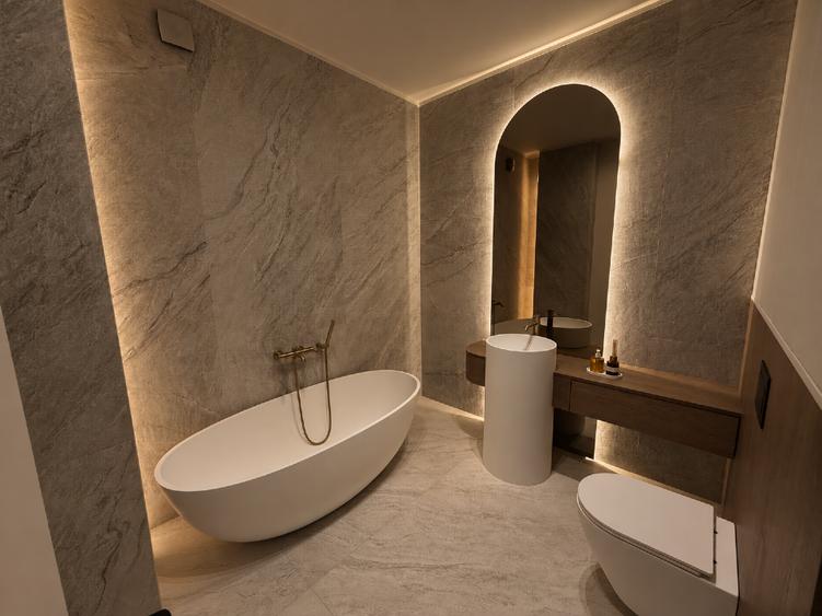 Apartament cu 3 camere decomandat, mobilat în Unirii