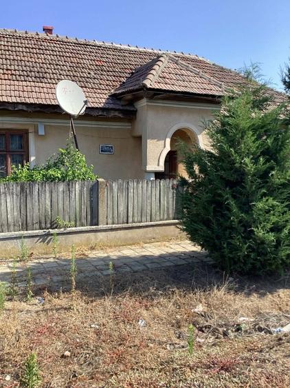 Casă individuală cu 4 camere cu Teren 1700 Mp în Vânători