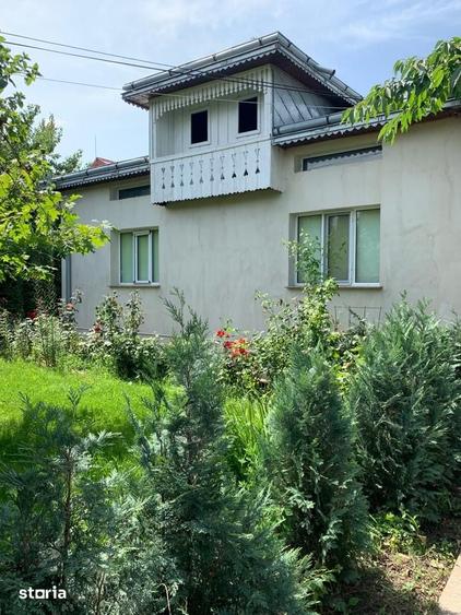 Casă cu 4 camere cu Teren 1000 Mp în Central