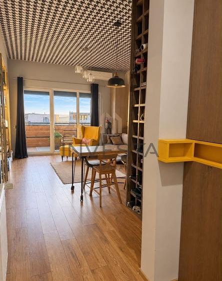 Apartament cu 3 camere semidecomandat, mobilat în Bună Ziua