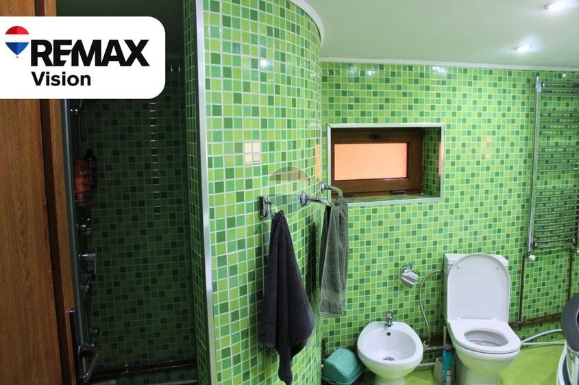 Casă individuală cu 8 camere cu Piscina în Castranova