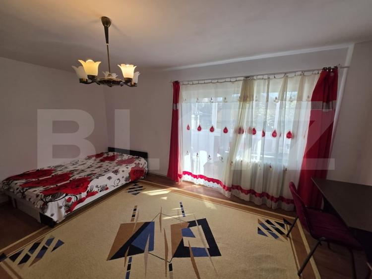 Apartament cu 3 camere decomandat, mobilat în Zorilor