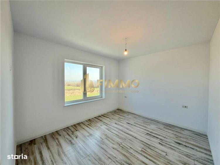 Casă cu 4 camere cu Teren 300 Mp în Ipotești