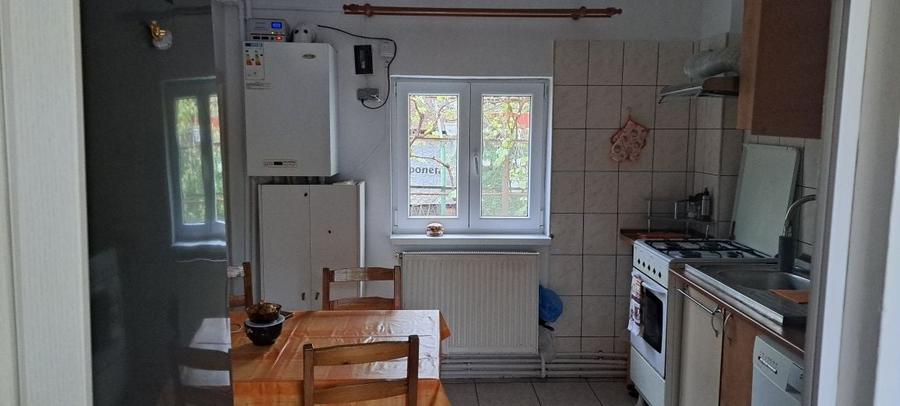 Casă cu 4 camere cu Teren 353 Mp în Republicii