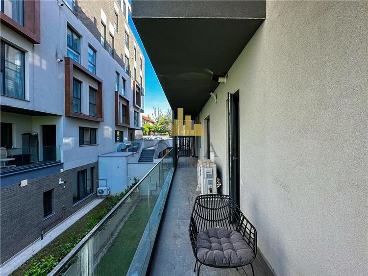 Apartament cu 3 camere semidecomandat, mobilat în Iancu Nicolae