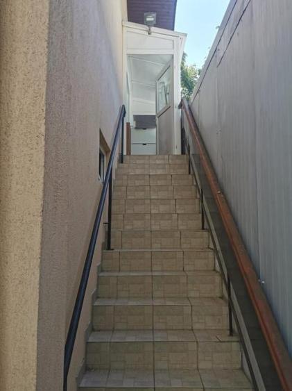 Casă individuală cu 4 camere cu Canalizare în Berceni