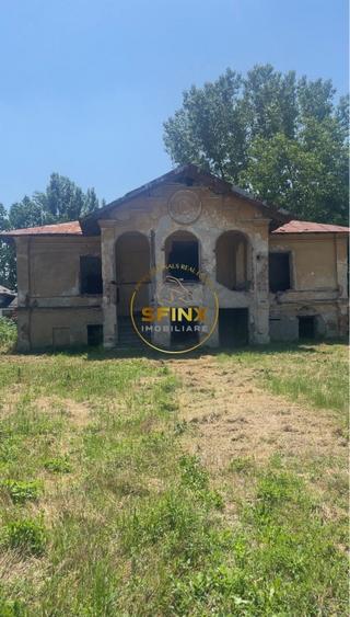 Casă individuală cu 14 camere cu Canalizare în Conțești