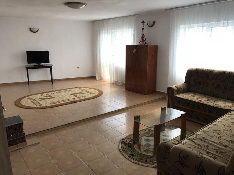 Casă cu 2 camere în Central